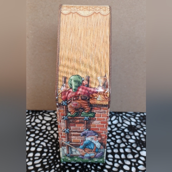 VINTAGE 1996 TIN FROM SILVER CRANE COMPANY ENGLAND PLAYS "IT'S A SMALL WORLD" - Picture 2 of 12